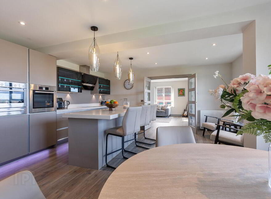 17/18 St. Helens Court, High Street, Holywood, BT18 9SS
