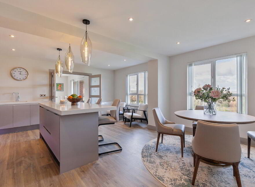 17/18 St. Helens Court, High Street, Holywood, BT18 9SS
