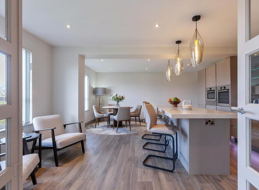 17/18 St. Helens Court, High Street, Holywood, BT18 9SS