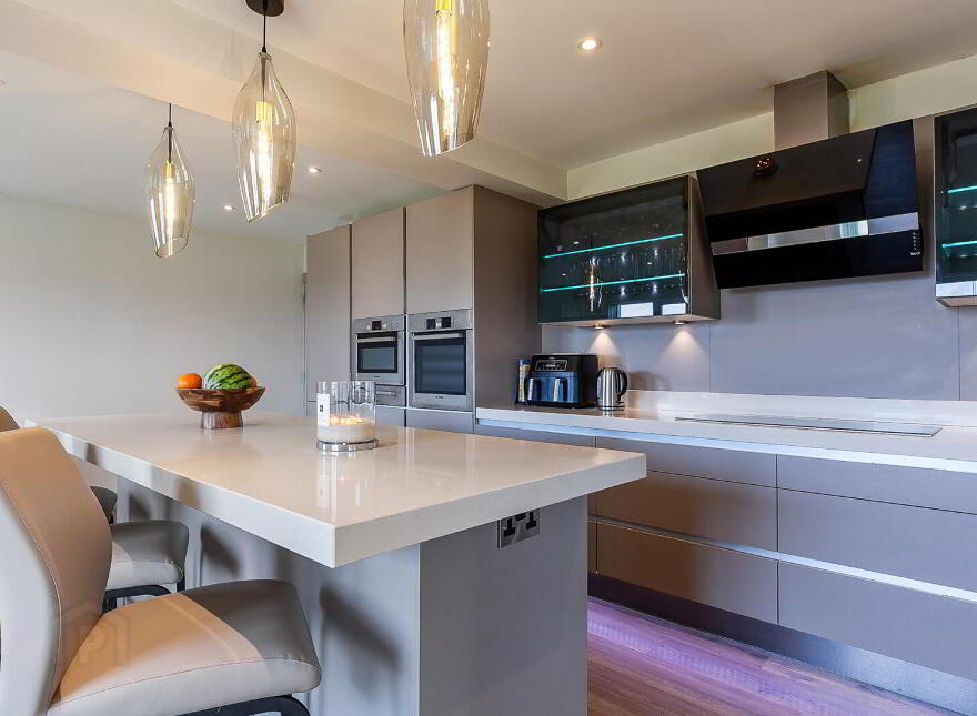 17/18 St. Helens Court, High Street, Holywood, BT18 9SS