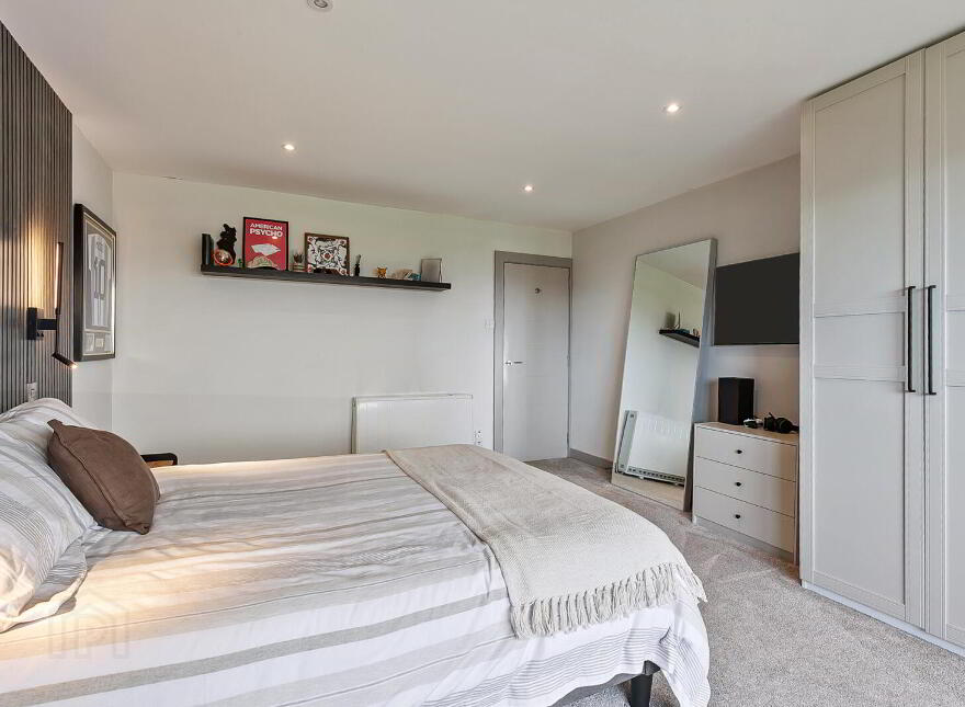 17/18 St. Helens Court, High Street, Holywood, BT18 9SS