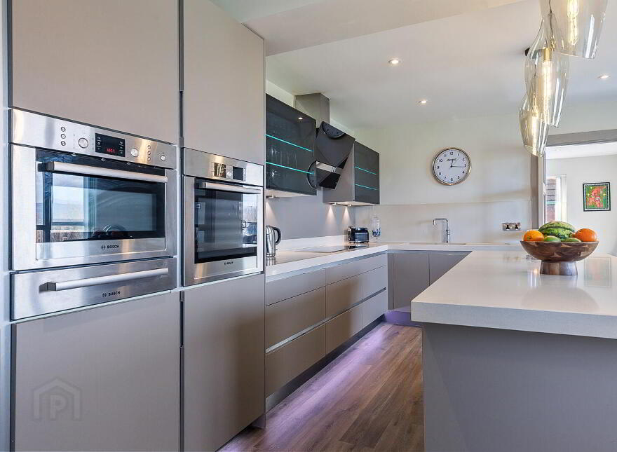 17/18 St. Helens Court, High Street, Holywood, BT18 9SS