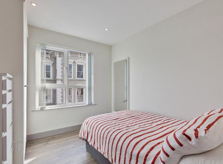 17/18 St. Helens Court, High Street, Holywood, BT18 9SS