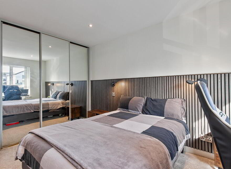 17/18 St. Helens Court, High Street, Holywood, BT18 9SS