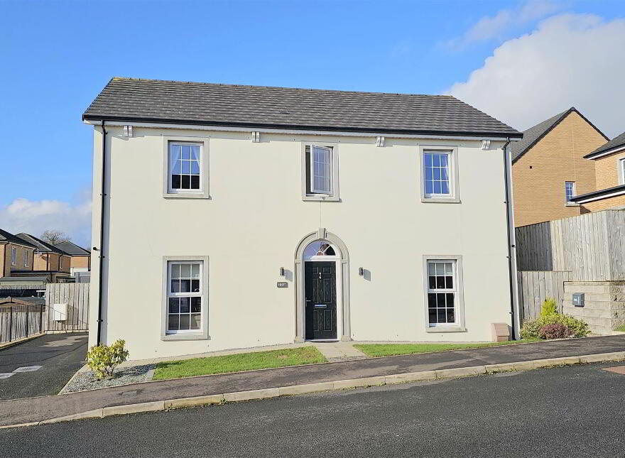 12 Bashford Park Hill, Carrickfergus, BT38 9FG