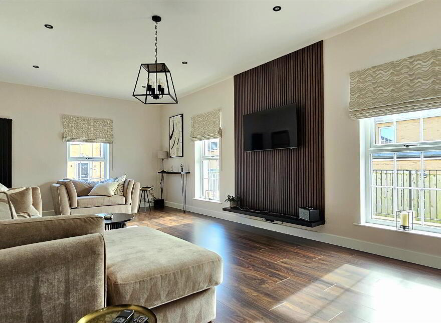 12 Bashford Park Hill, Carrickfergus, BT38 9FG
