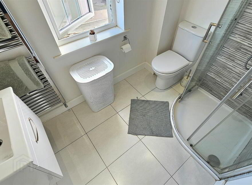 12 Bashford Park Hill, Carrickfergus, BT38 9FG