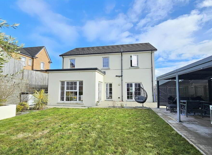 12 Bashford Park Hill, Carrickfergus, BT38 9FG