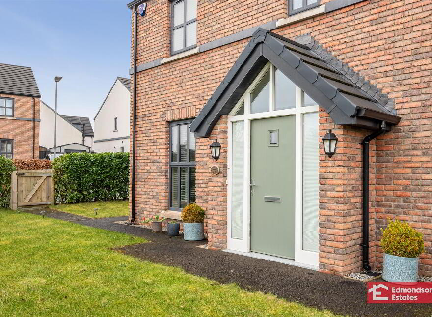 77 Castlegate, Galgorm, Ballymena, BT42 1SD