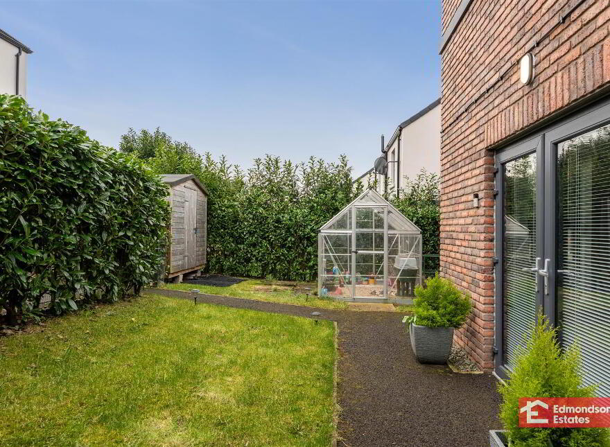77 Castlegate, Galgorm, Ballymena, BT42 1SD