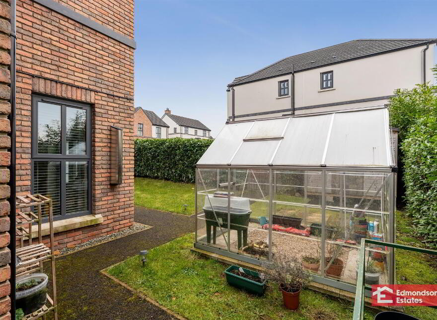 77 Castlegate, Galgorm, Ballymena, BT42 1SD