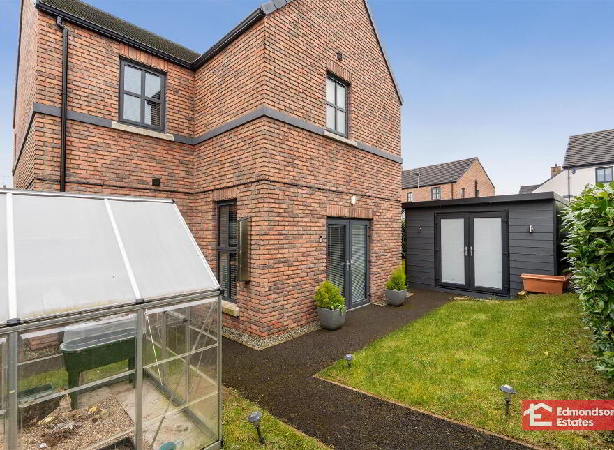 77 Castlegate, Galgorm, Ballymena, BT42 1SD