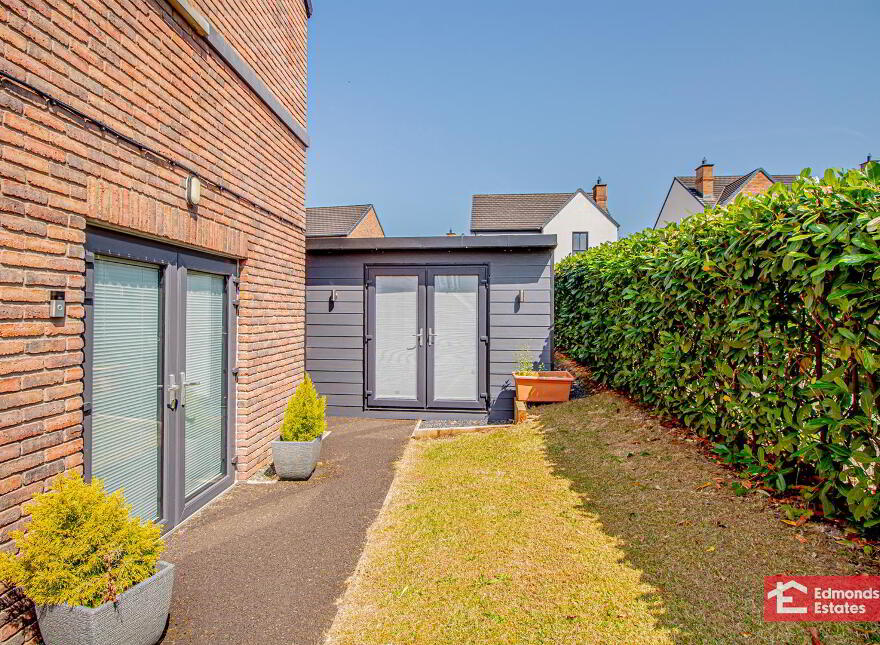 77 Castlegate, Galgorm, Ballymena, BT42 1SD