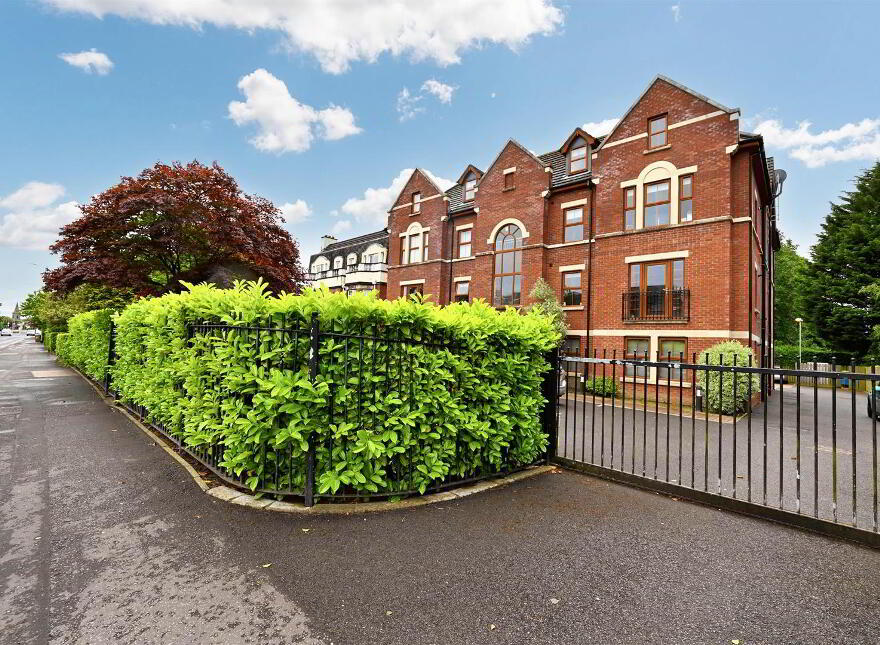 Apt 15, 22 Upper Lisburn Road, Belfast, BT10 0AA