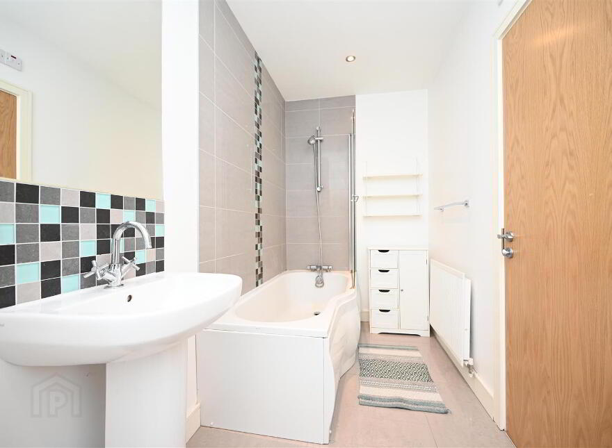 Apt 15, 22 Upper Lisburn Road, Belfast, BT10 0AA