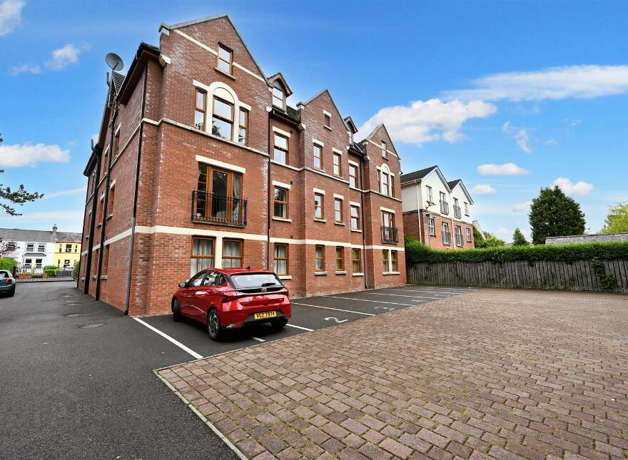 Apt 15, 22 Upper Lisburn Road, Belfast, BT10 0AA