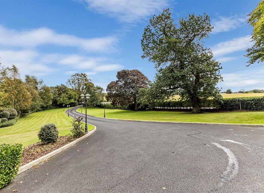 Tudor Lodge, 8a Harrys Road, Royal Hillsborough, BT26 6HJ