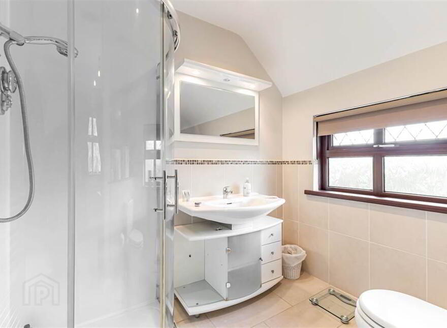 Tudor Lodge, 8a Harrys Road, Royal Hillsborough, BT26 6HJ