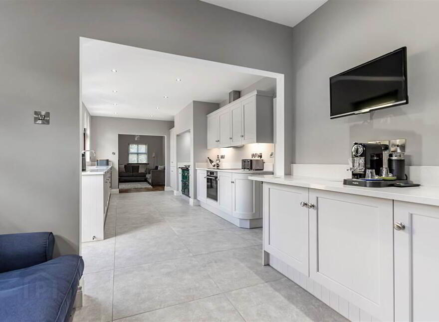 Tudor Lodge, 8a Harrys Road, Royal Hillsborough, BT26 6HJ