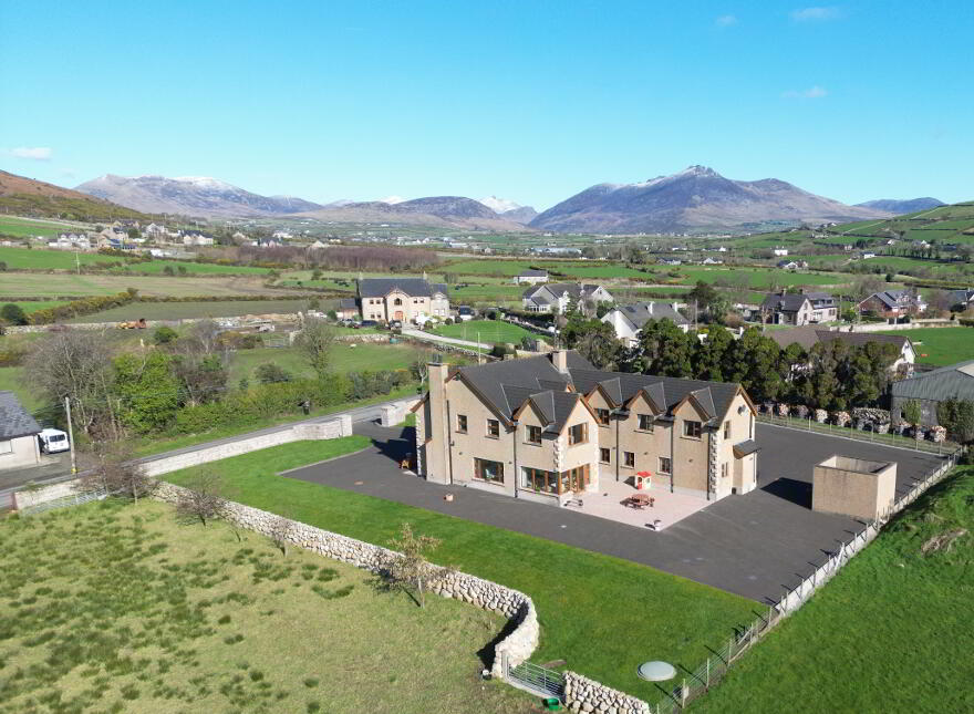 Mourne Country House, 32 Dougans Road, Kilkeel, BT34 4HN