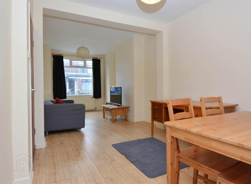 27 London Road, Belfast, BT6 8EY