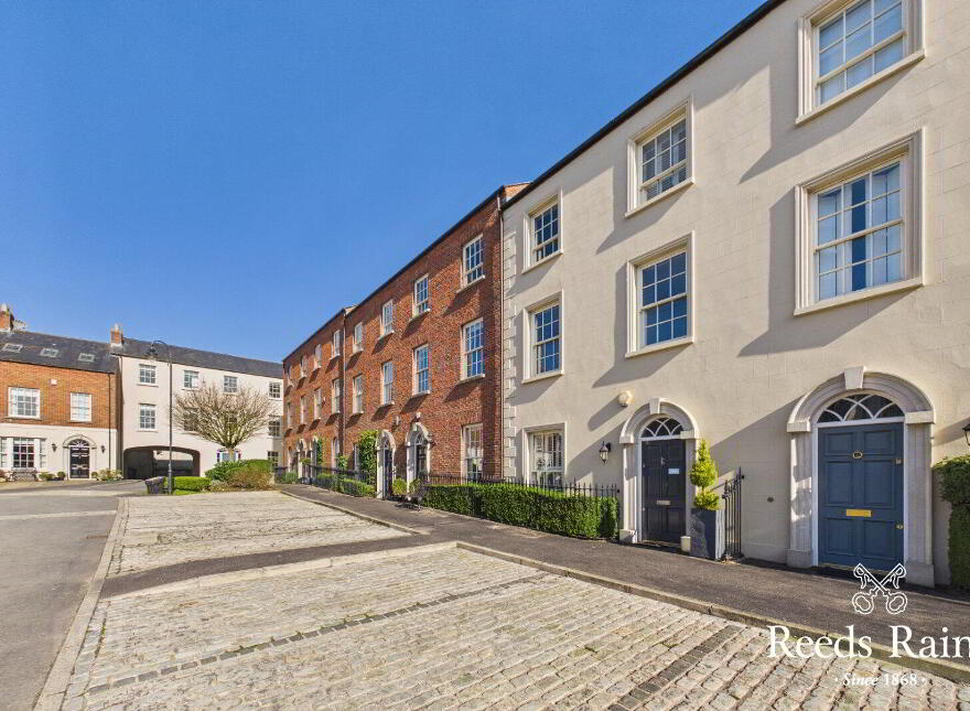 12 Park Lane Gate, Hillsborough, BT26 6FT