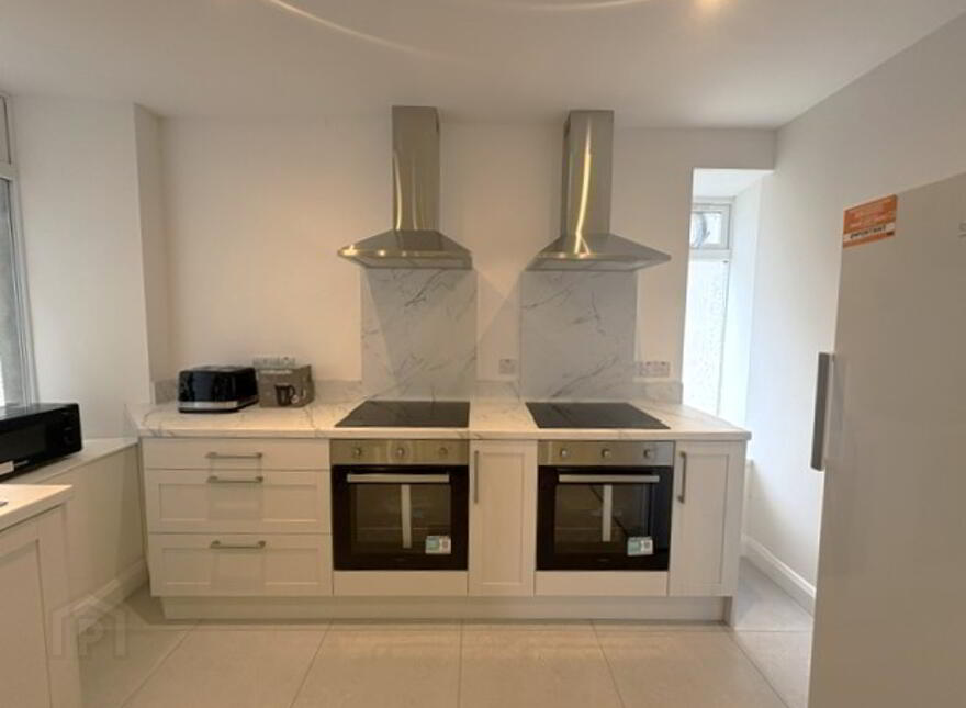 85 Eglinton Street, Student Let 26/27, Portrush, BT56 8DX