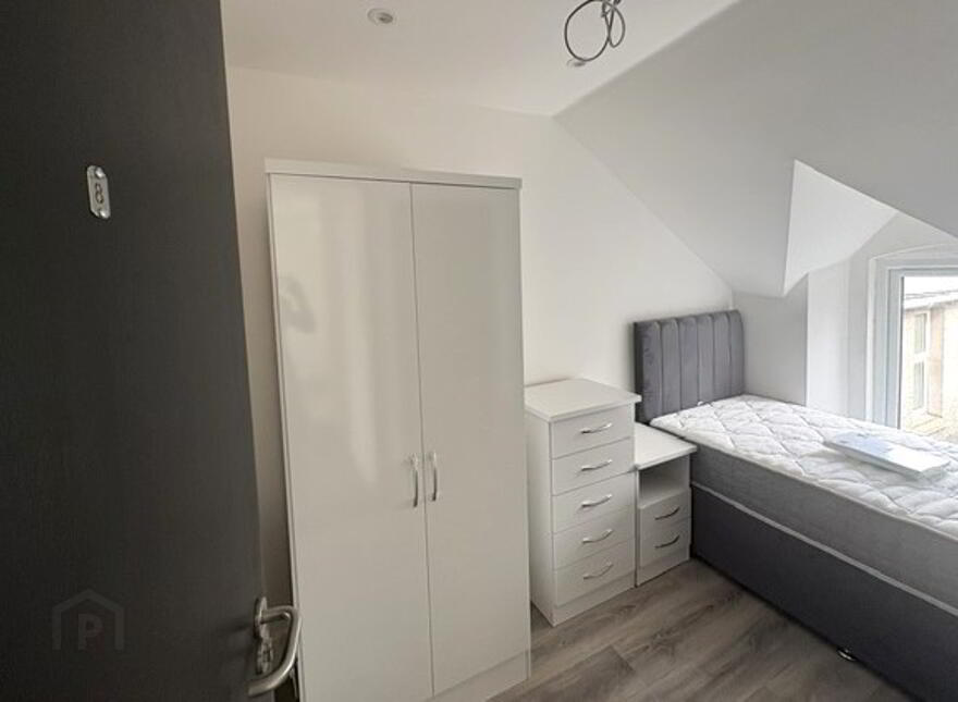85 Eglinton Street, Student Let 26/27, Portrush, BT56 8DX