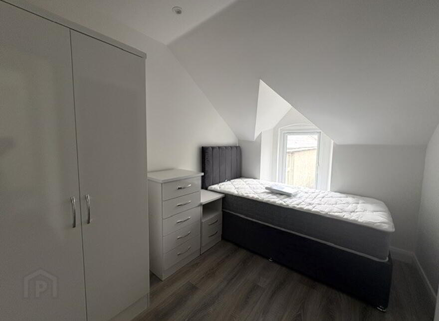 85 Eglinton Street, Student Let 26/27, Portrush, BT56 8DX