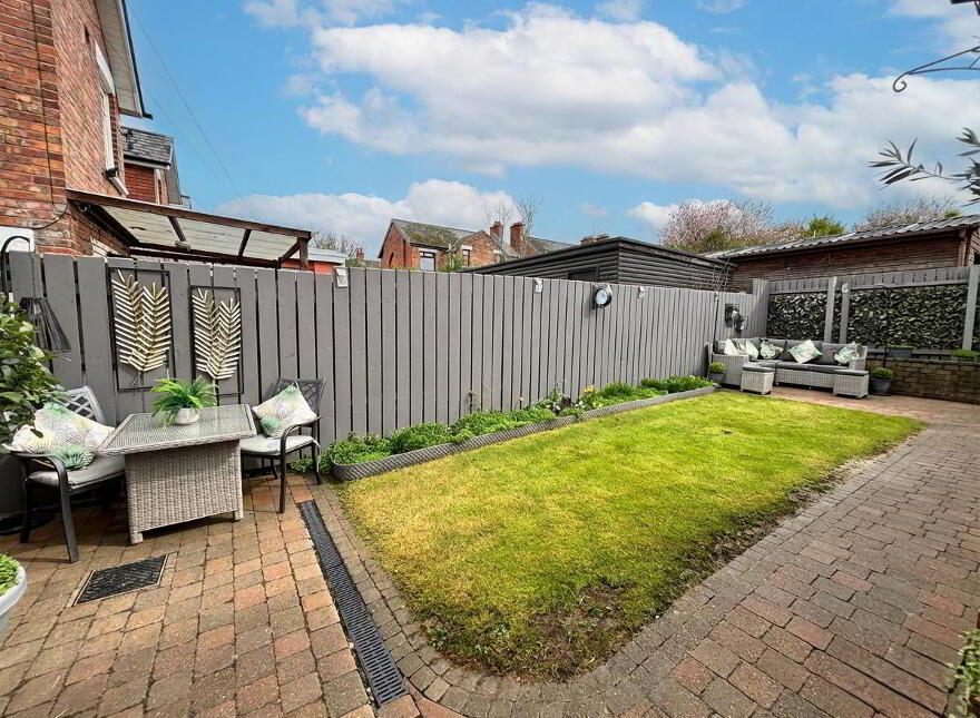 559 Oldpark Road, Belfast, BT14 6QW