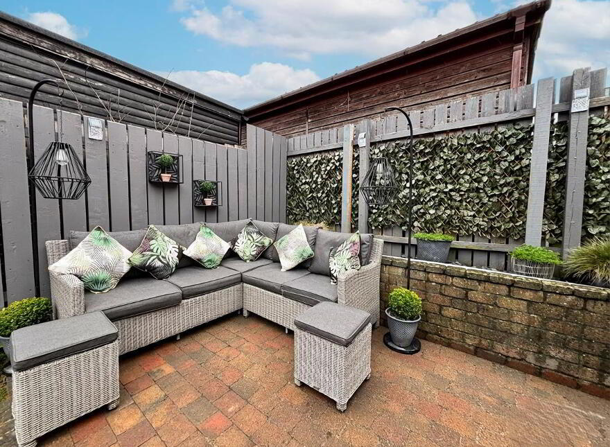 559 Oldpark Road, Belfast, BT14 6QW