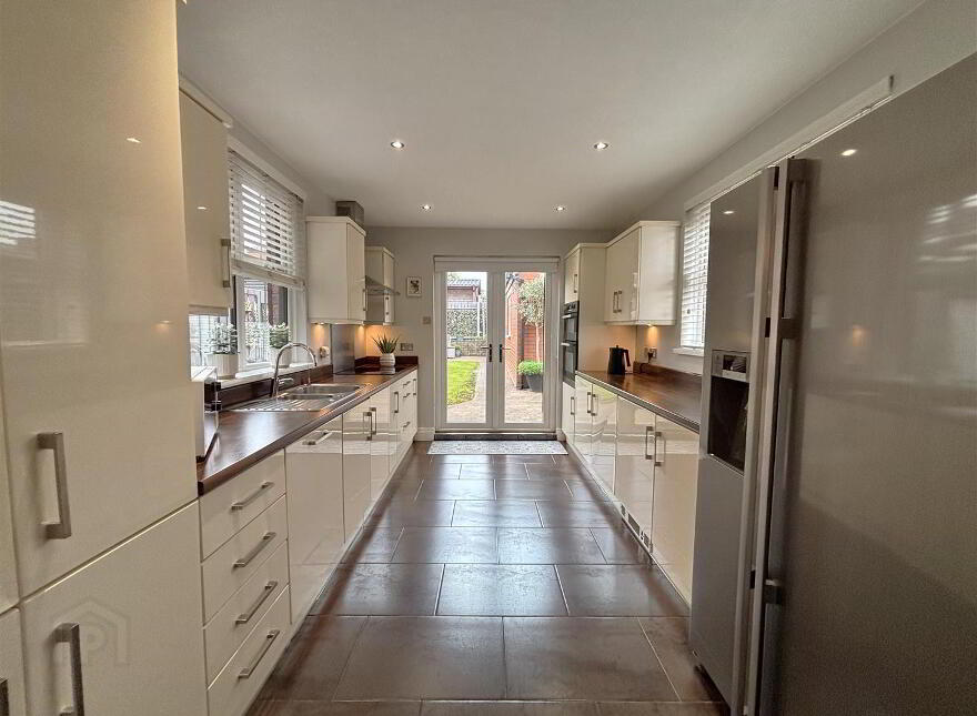 559 Oldpark Road, Belfast, BT14 6QW