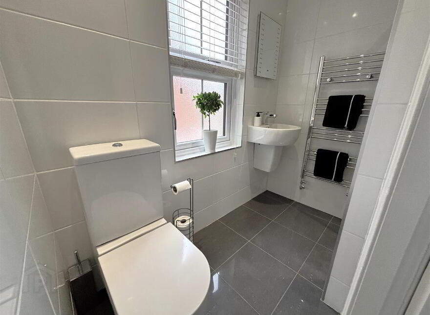 559 Oldpark Road, Belfast, BT14 6QW