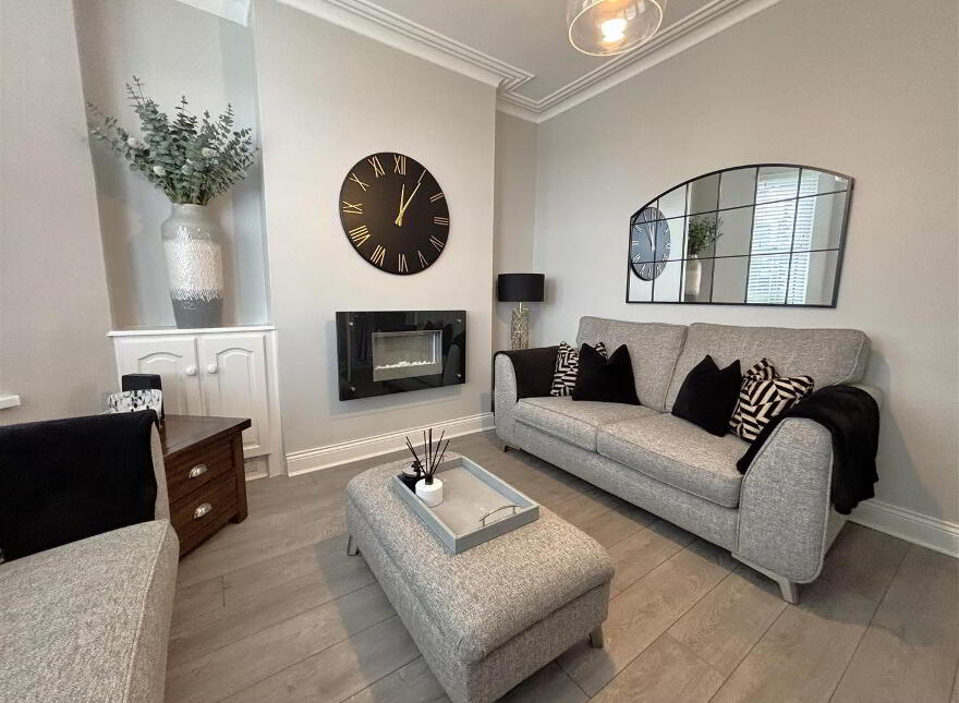 559 Oldpark Road, Belfast, BT14 6QW