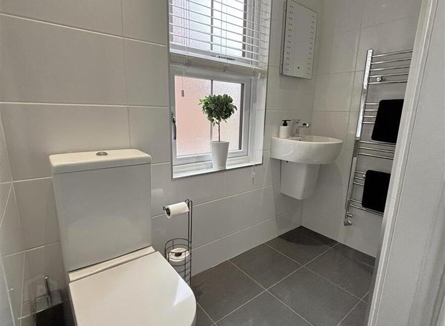559 Oldpark Road, Belfast, BT14 6QW