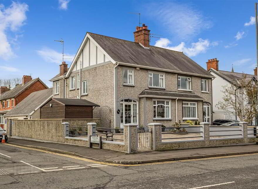 38 Hillsborough Road, Lisburn, BT28 1AQ