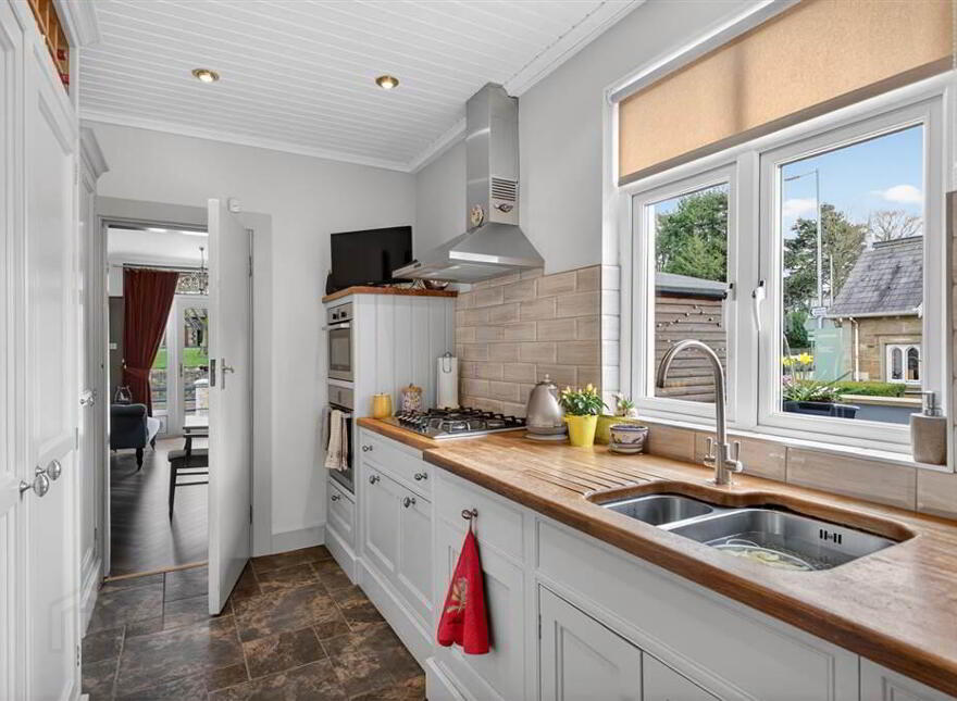 38 Hillsborough Road, Lisburn, BT28 1AQ