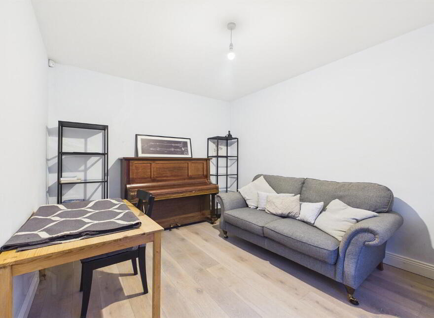 15 Breton Court, Lisburn, BT28 3ZG
