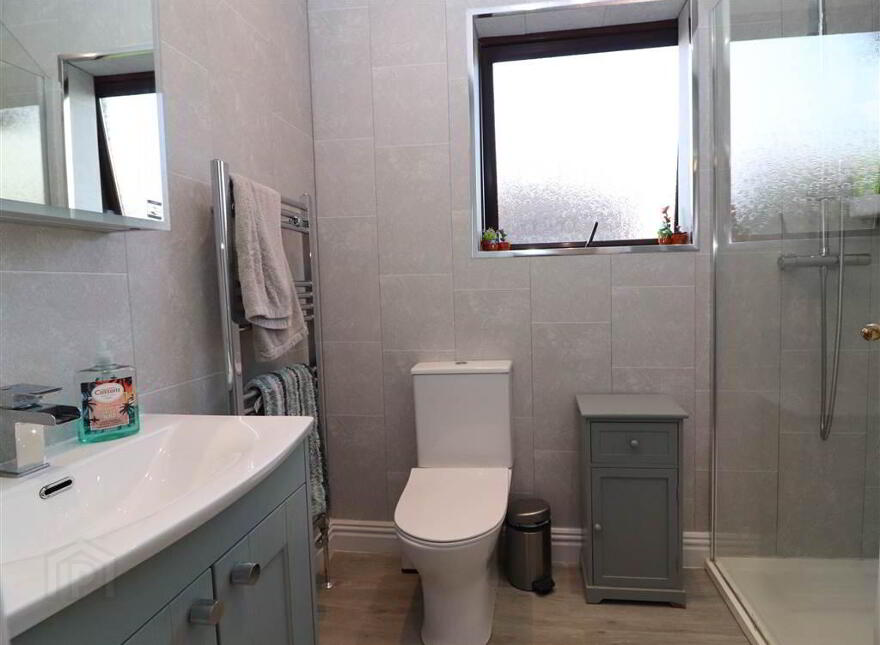 15 Lansdowne Park, Largymore Link, Lisburn, BT27 5DJ