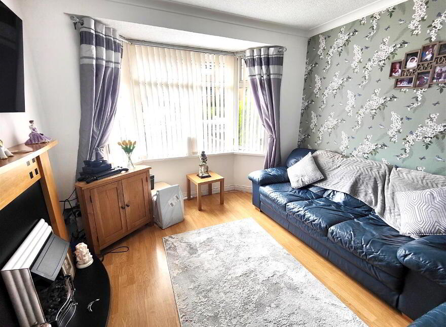 25 Lyndhurst Gardens, Belfast, BT13 3PH