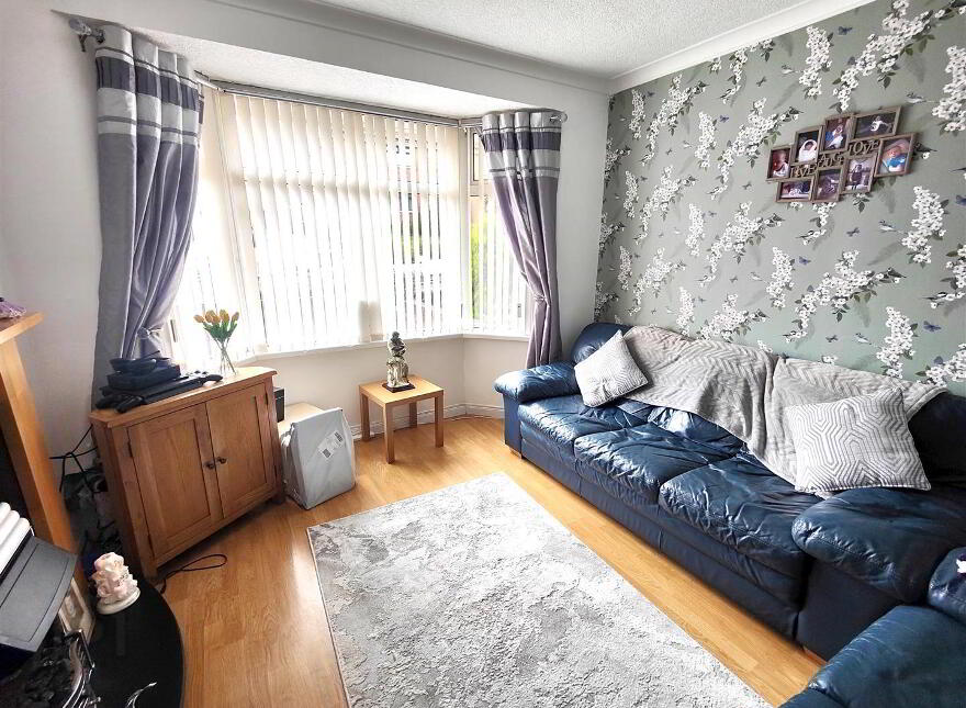 25 Lyndhurst Gardens, Belfast, BT13 3PH