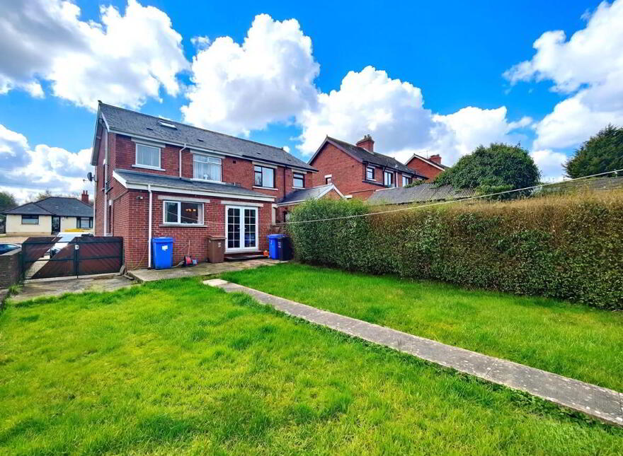 25 Lyndhurst Gardens, Belfast, BT13 3PH