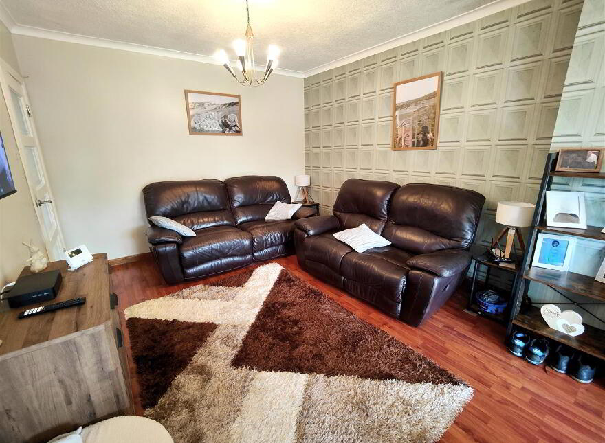 25 Lyndhurst Gardens, Belfast, BT13 3PH