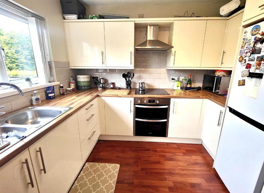 25 Lyndhurst Gardens, Belfast, BT13 3PH