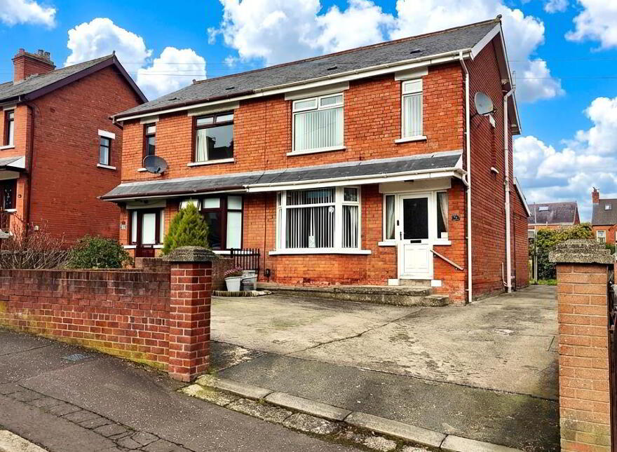 25 Lyndhurst Gardens, Belfast, BT13 3PH