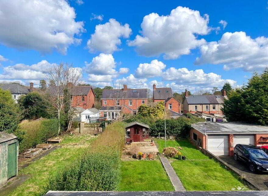 25 Lyndhurst Gardens, Belfast, BT13 3PH