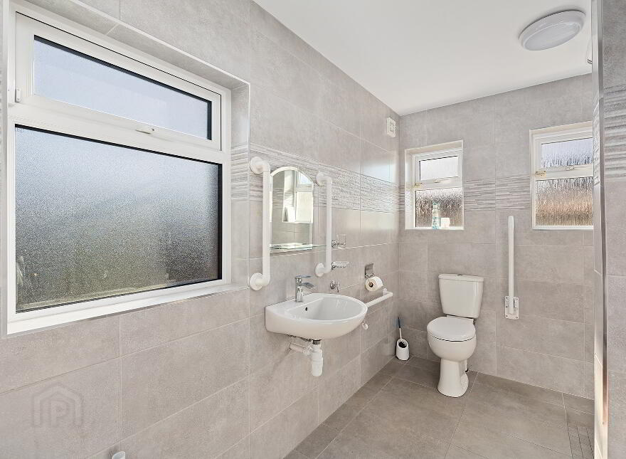 53 Dodsborough Cottages, Lucan, Dublin, K78HP68