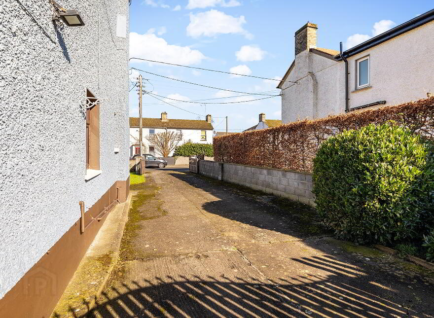 53 Dodsborough Cottages, Lucan, Dublin, K78HP68