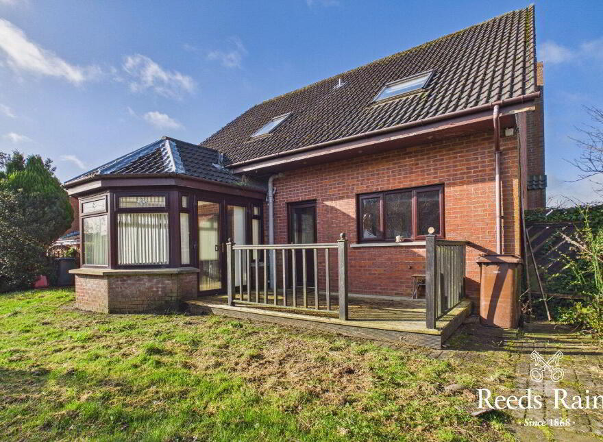 64 Craigs Road, Carrickfergus, BT38 9RL
