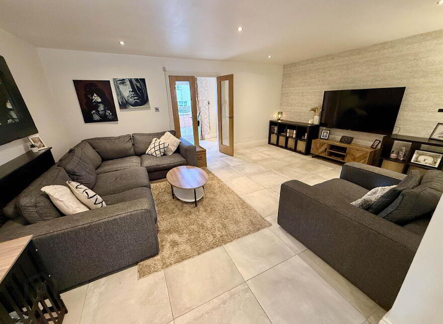 64 Clonduff Drive, Belfast, BT6 9NS